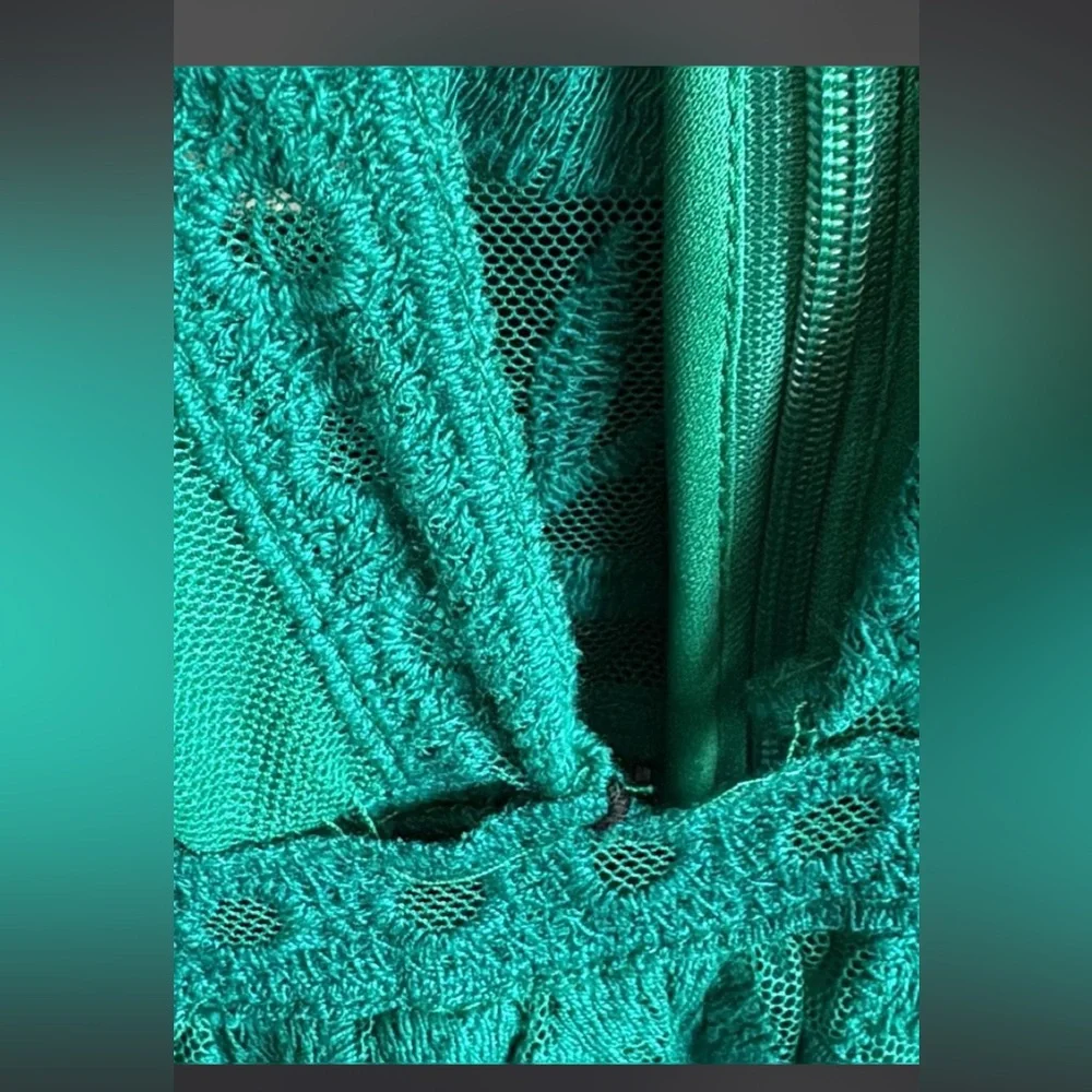 Honey Punch green lace embroidered romper - Picture 3 of 5